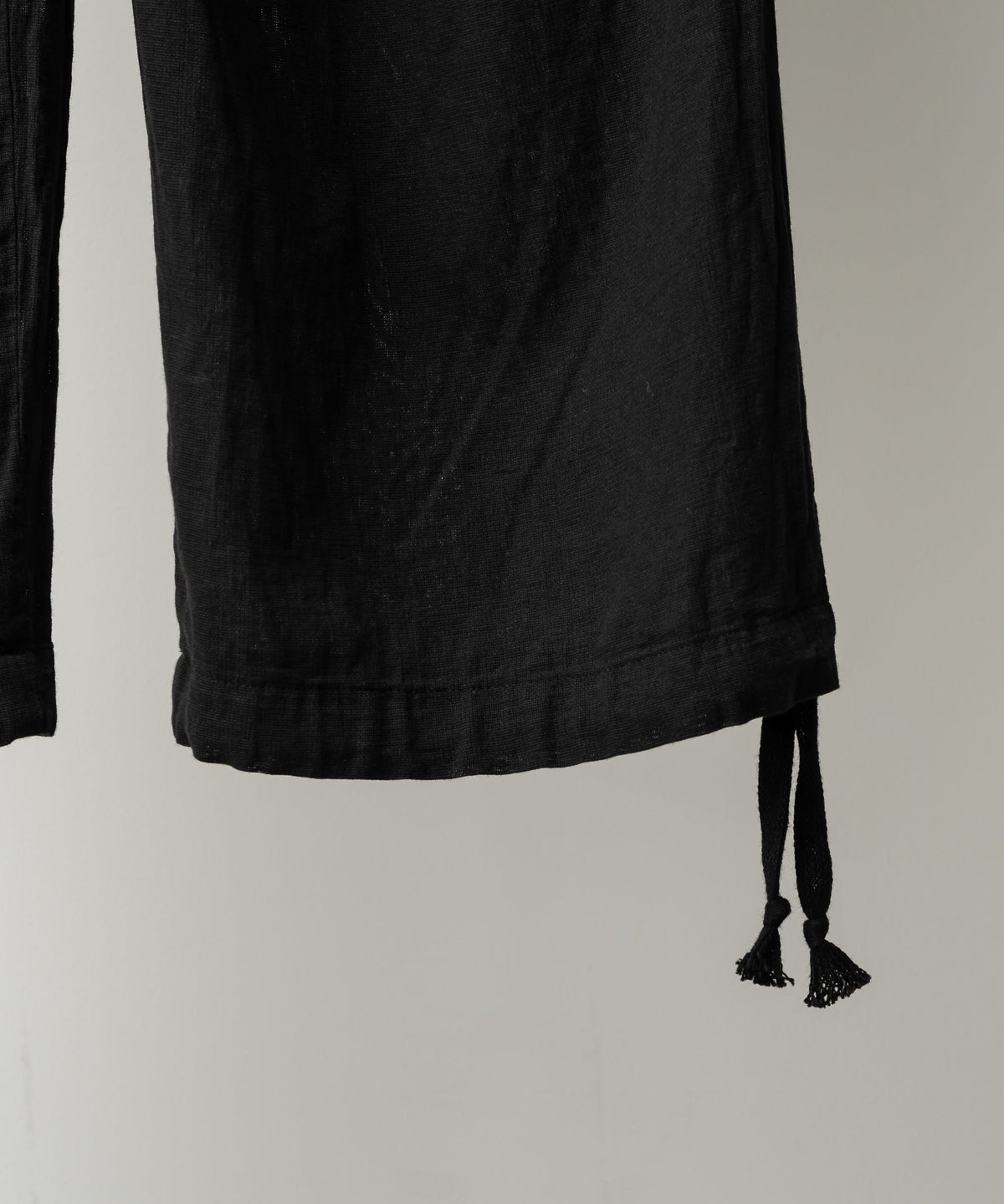 KNEE TUCK PANTS
