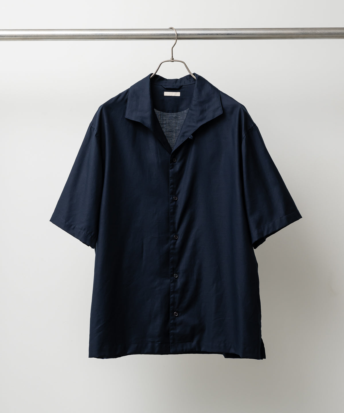 SILK SOFT TWILL SHARK COLLAR SHIRT