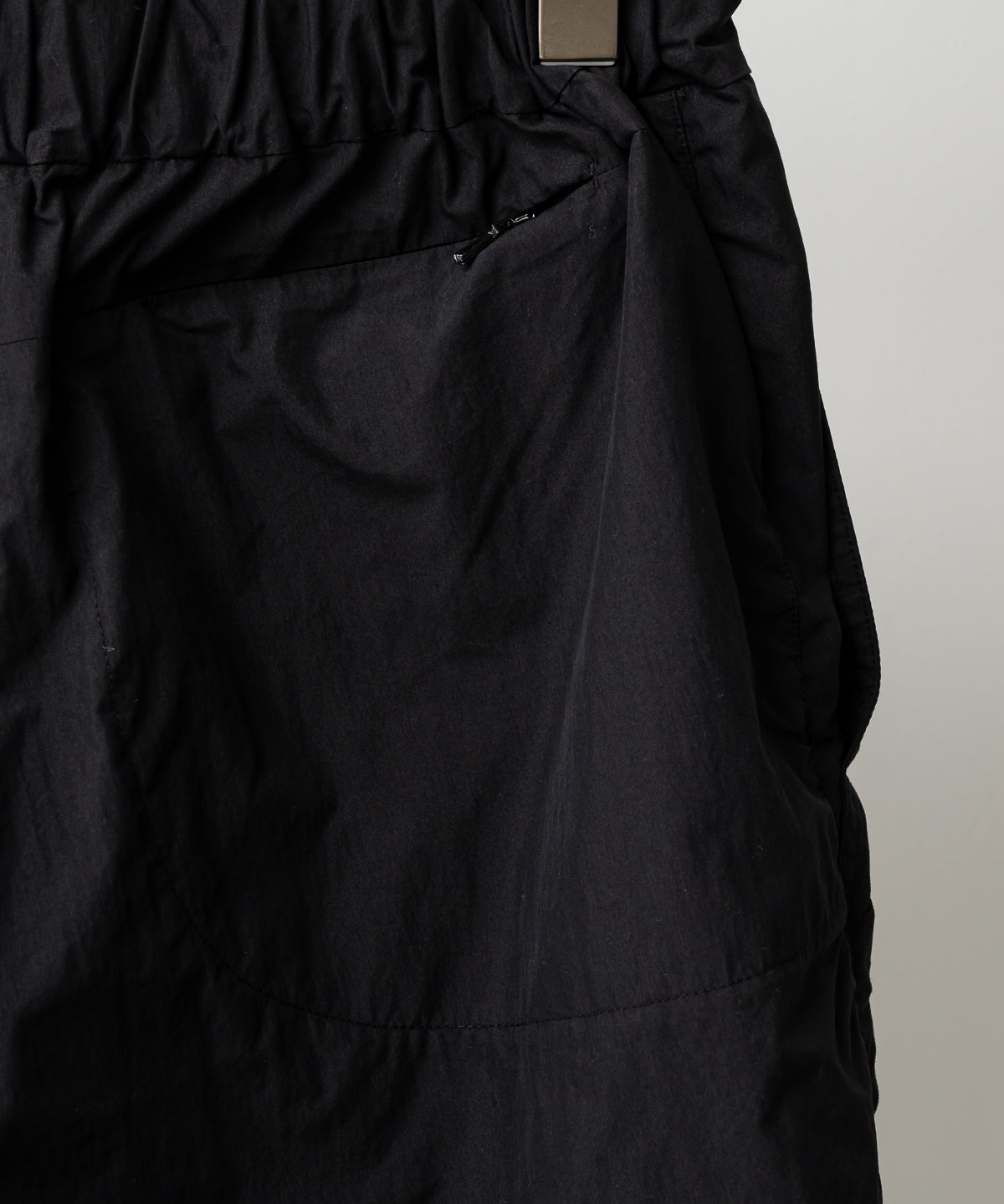 ORGANIZED EASY SHORTS / NYLON COTTON MIX TAFTA
