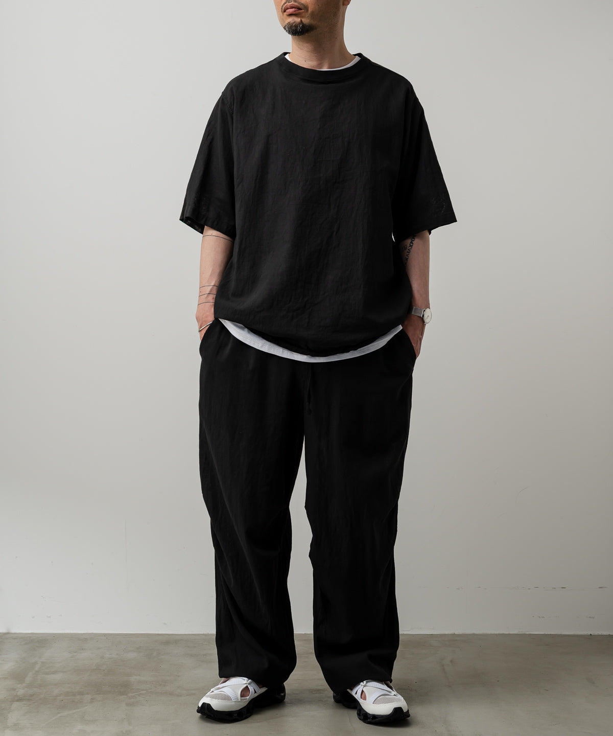 KNEE TUCK PANTS