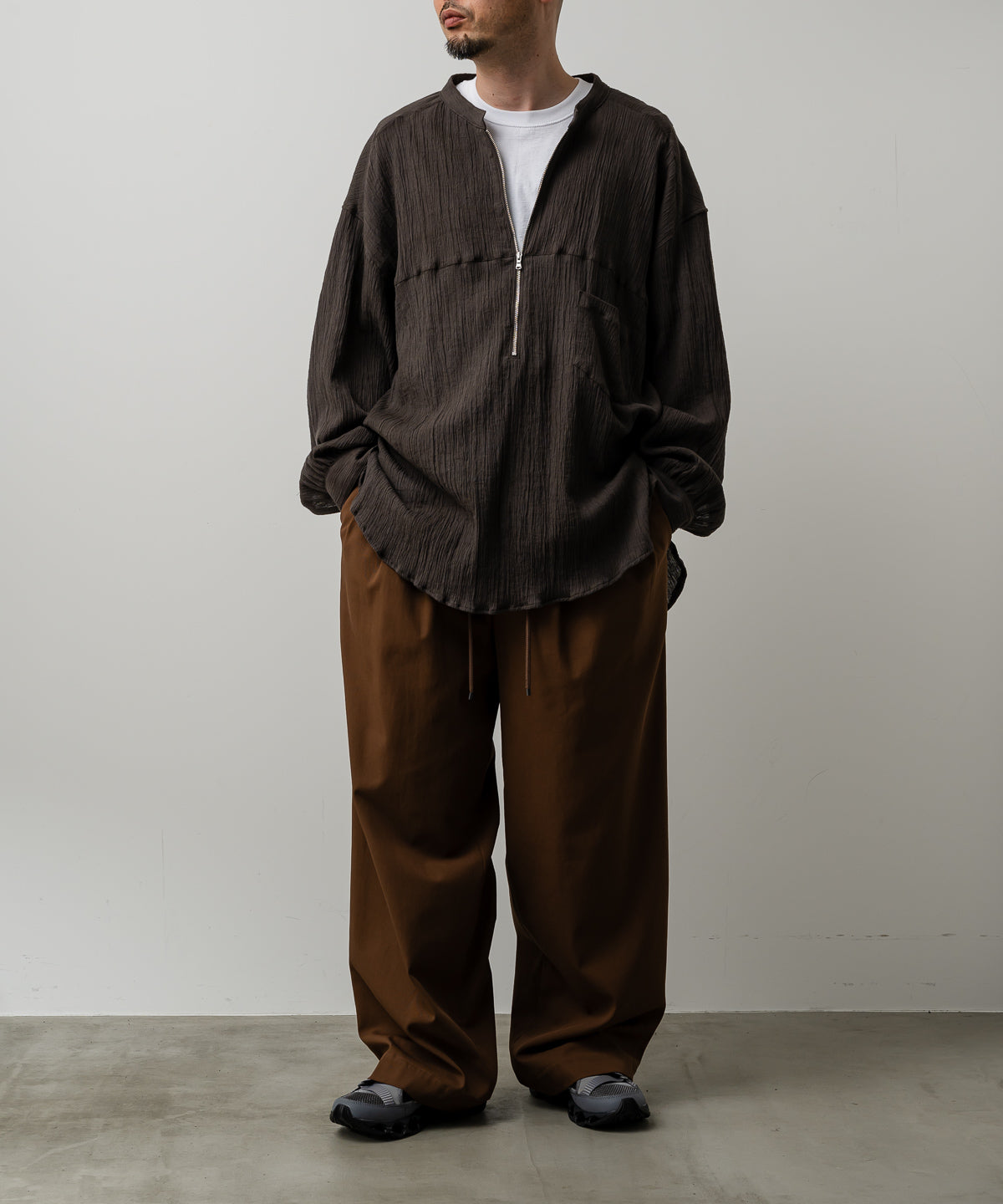 CREPE HALF ZIP SHIRT