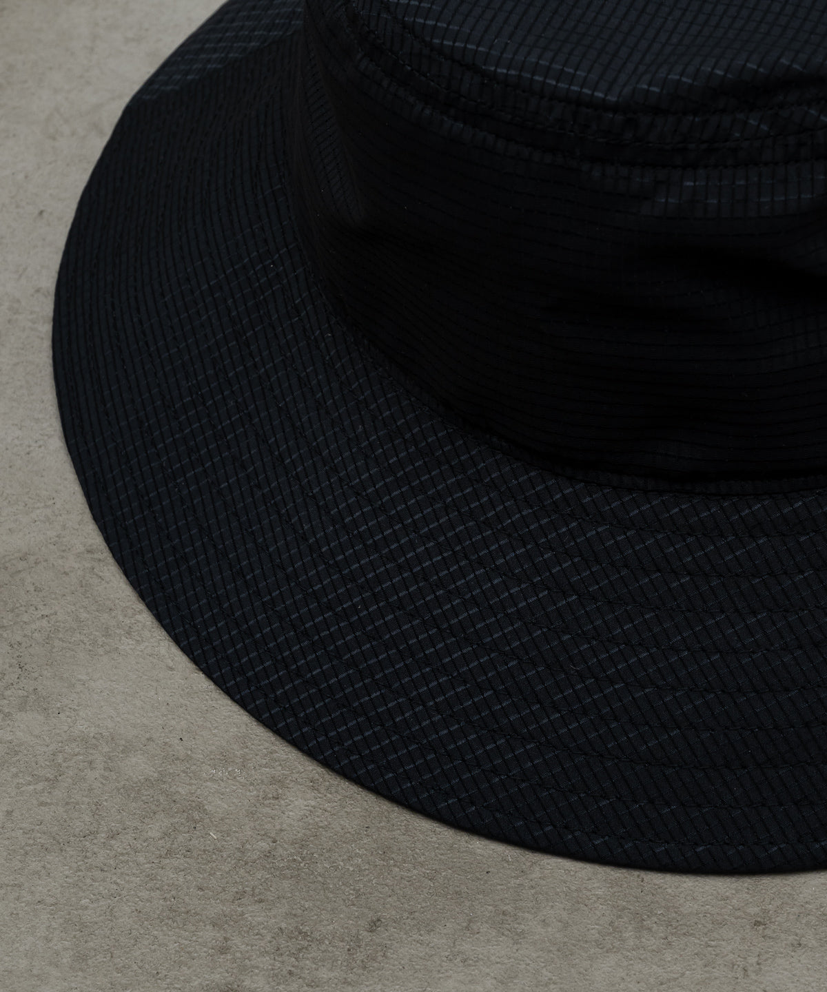 DOT AIR BUCKET HAT