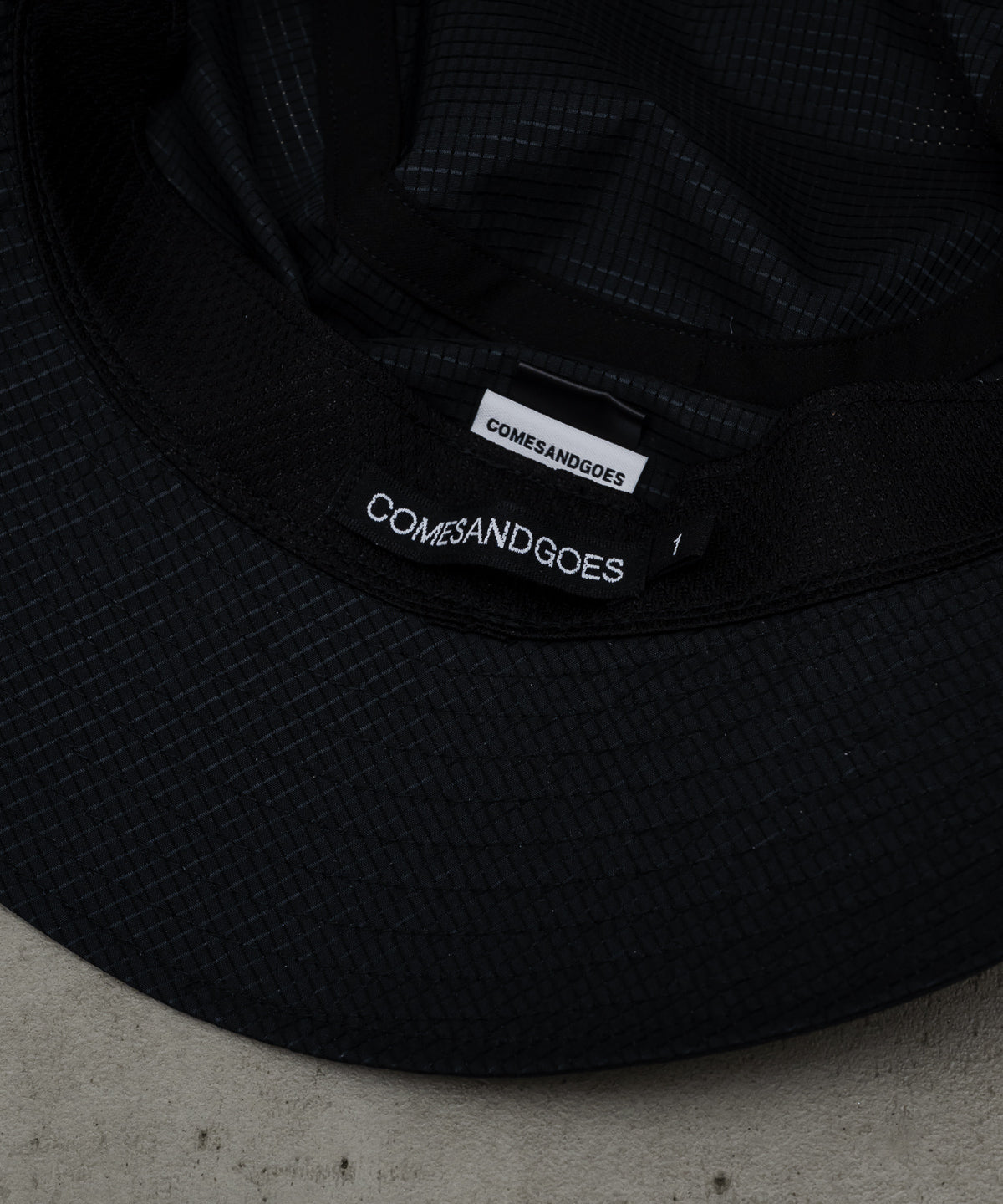 DOT AIR BUCKET HAT