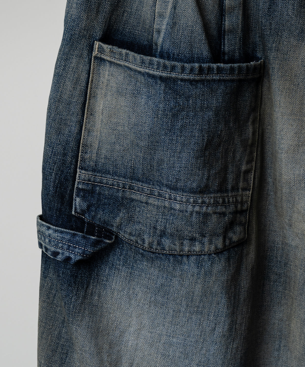DENIM PAINTER SHORTS