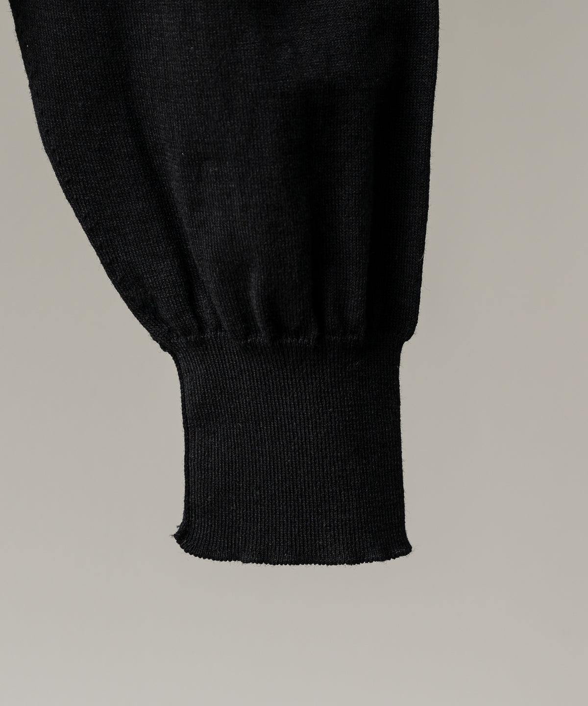 V-NECK KNIT SWEATER