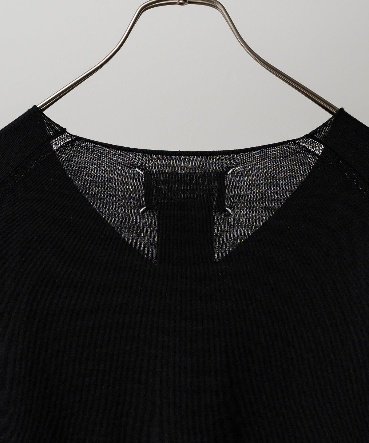 V-NECK KNIT SWEATER