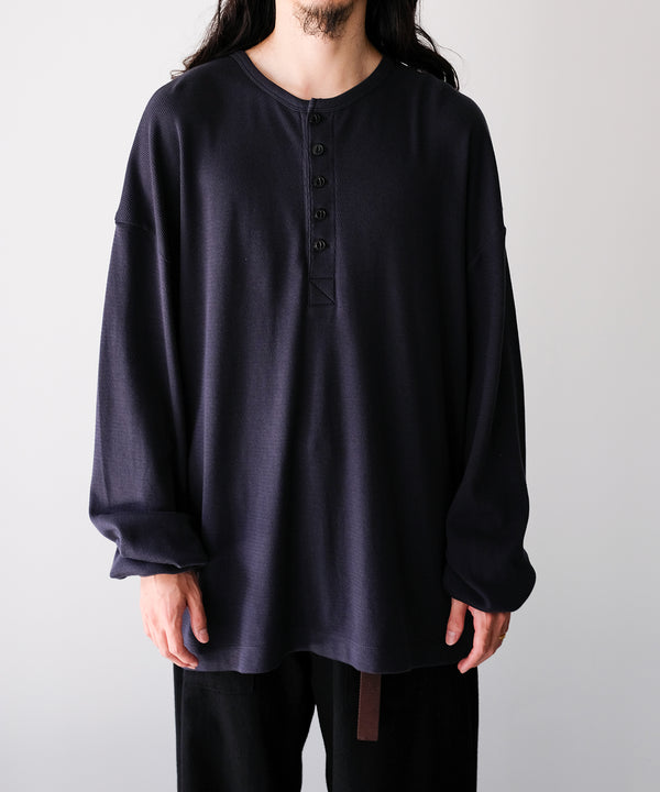 C/CASH HONEYCOMB HENLEY-NECK TOP - ULTERIOR