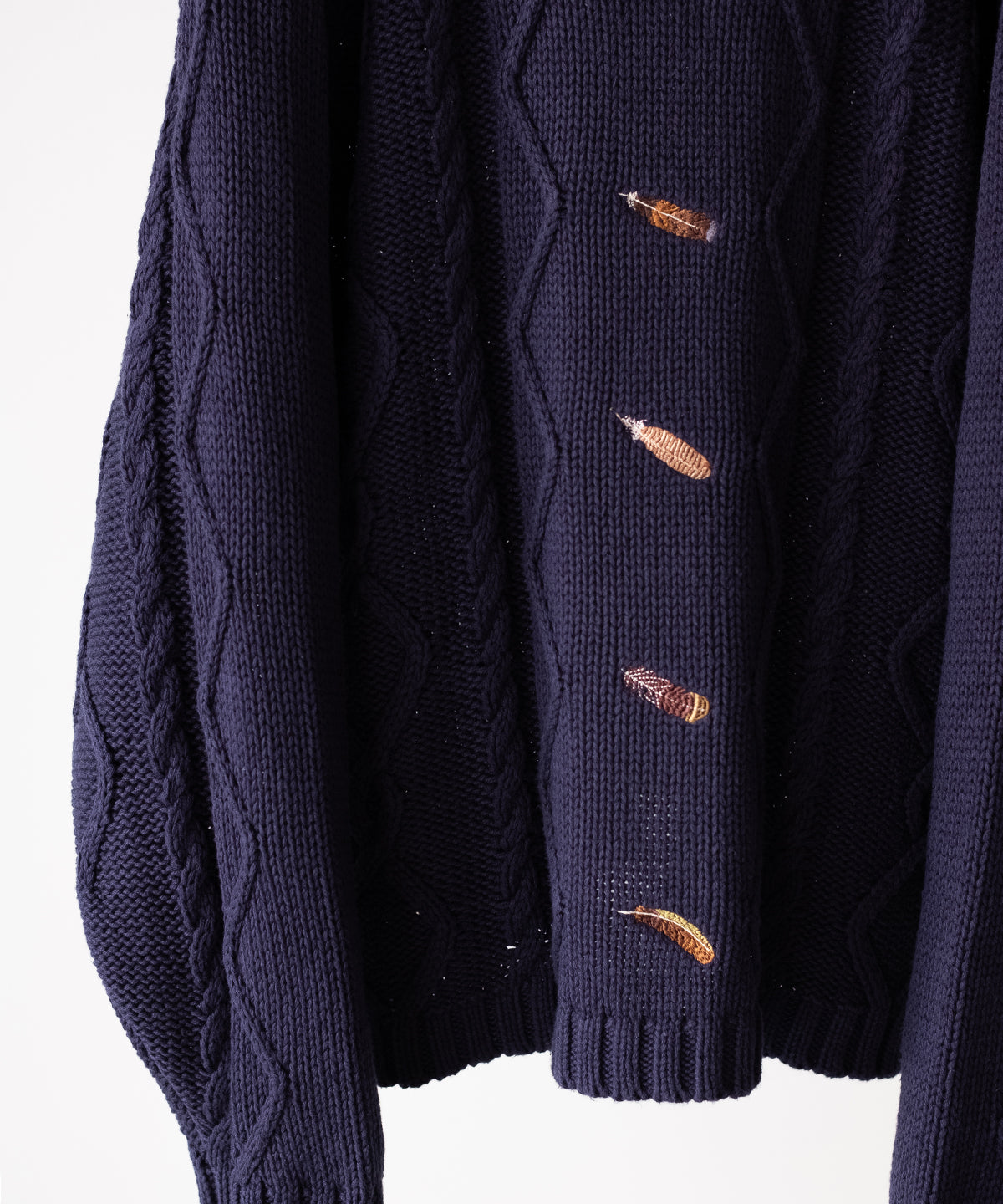 EMBROIDERY CABLE STICH KNIT