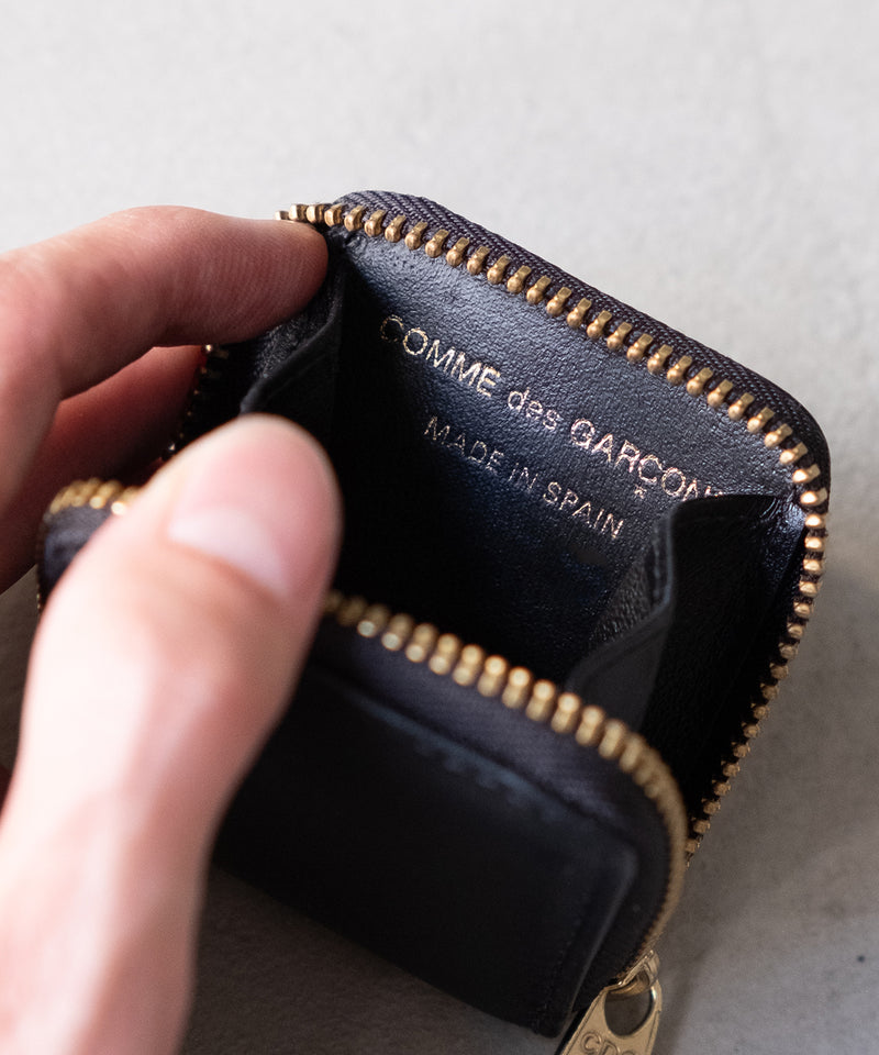 CLASSIC LEATHER LINE (8Z-D041-051) - Wallet COMME des GARCONS