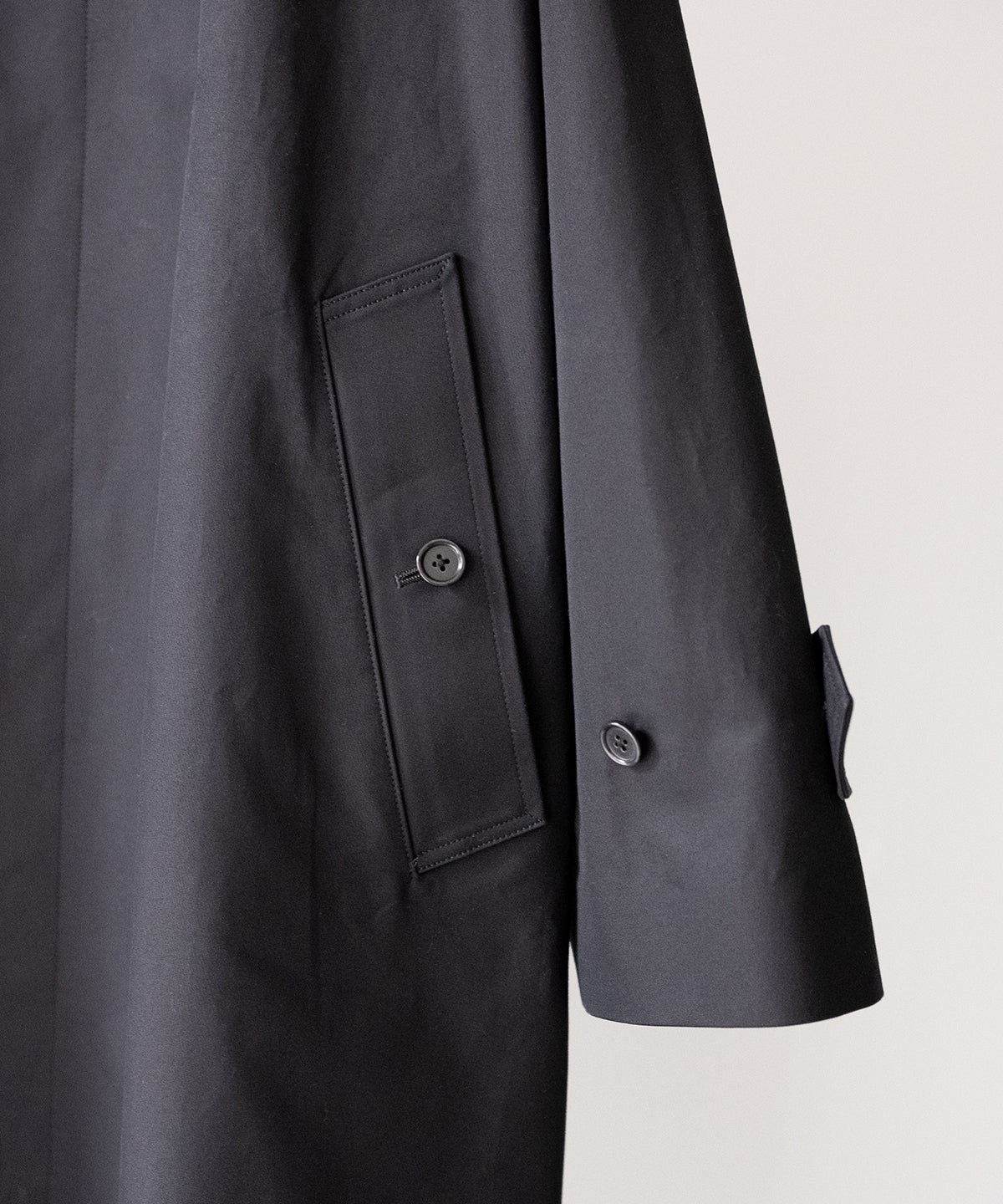 HUGE SINGLE TRENCH COAT