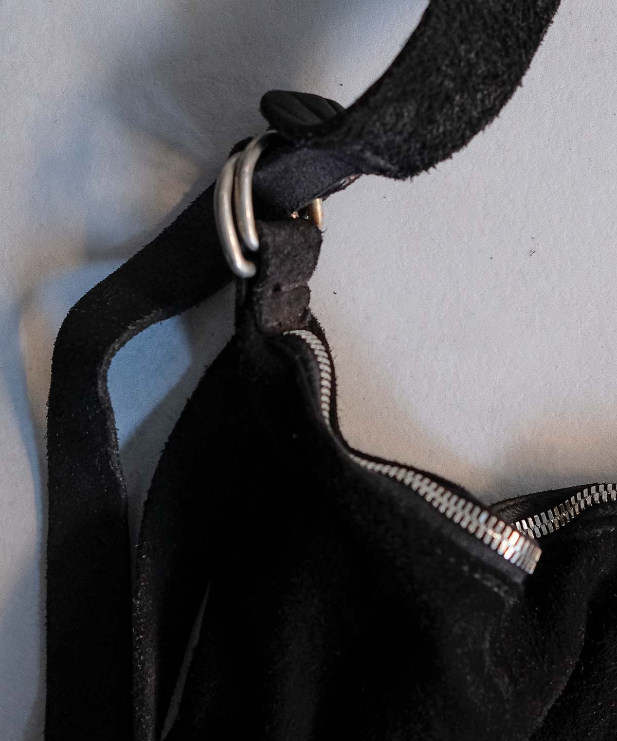 LAST1 >> Q15 LARGE CROSS - BODY BAG