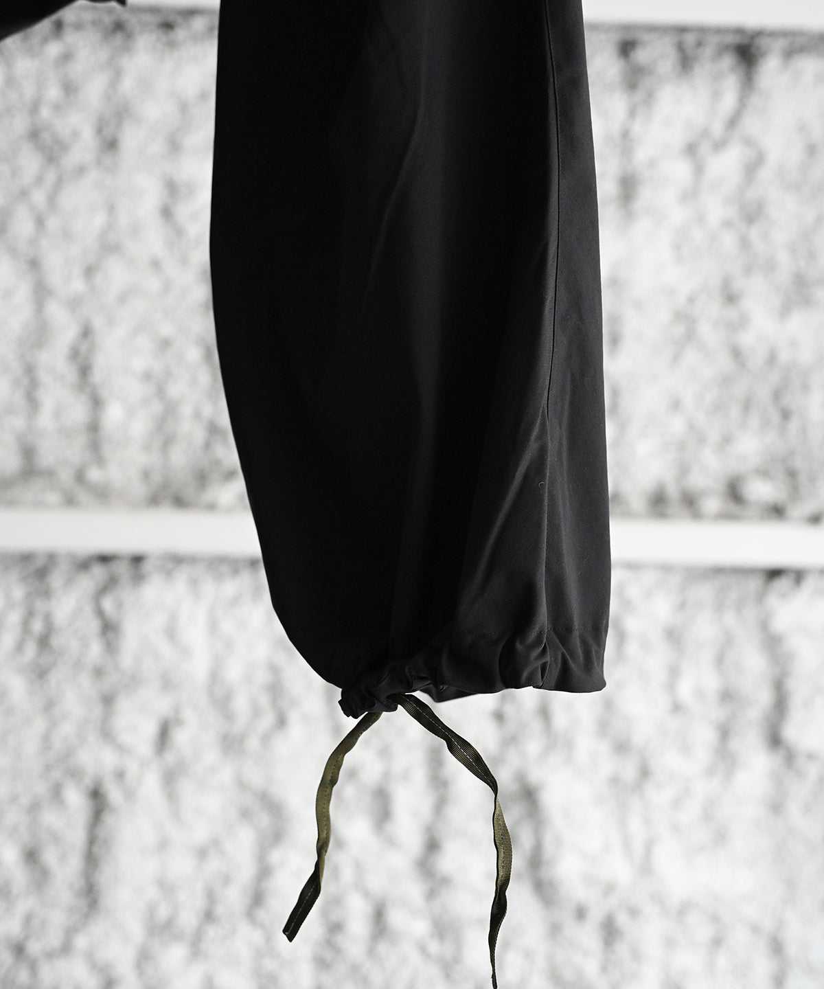 P30AL-E ENCAPSULATED NYLON ULTRAWIDE DRAWCORD CARGO TROUSER GEN. 1