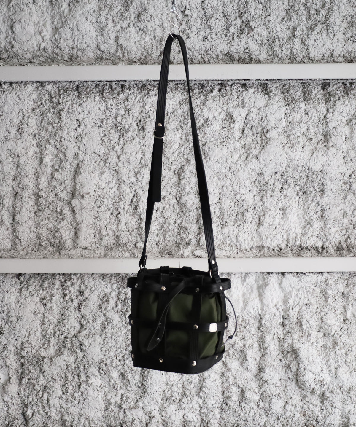 AB3 NYLON RUBBER BACKET BAG