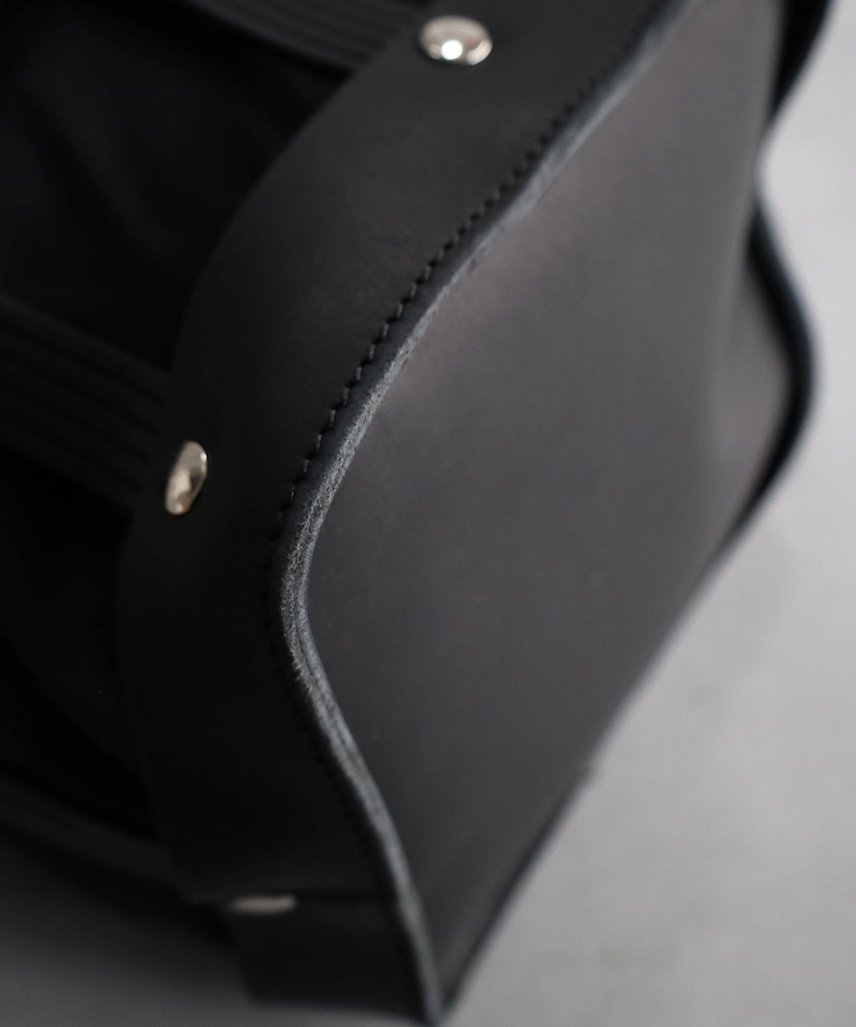 AB3 NYLON RUBBER BACKET BAG