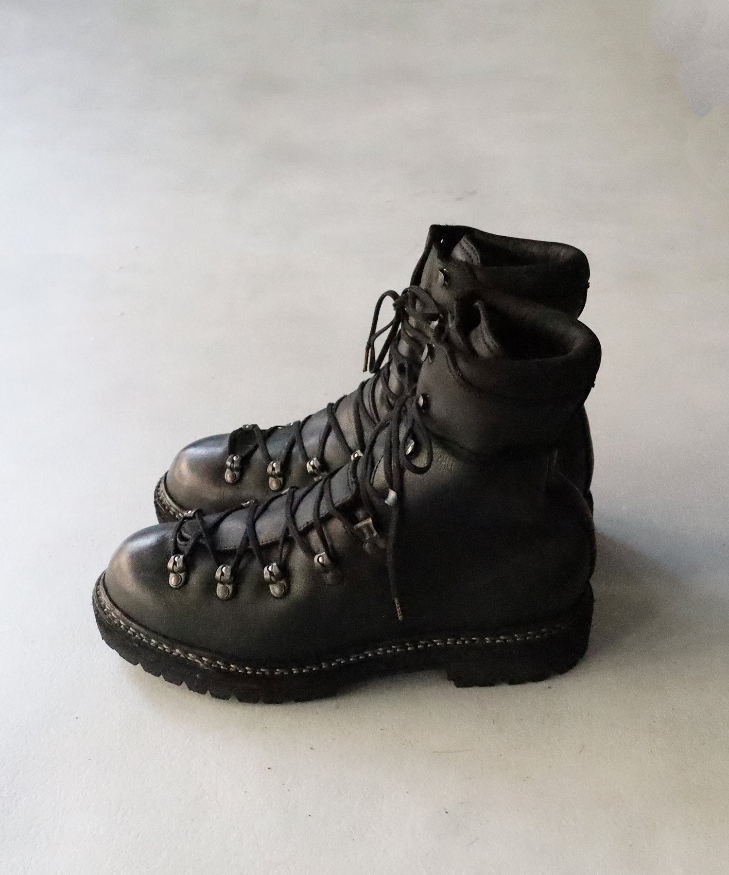 LAST1>> TREKKING BOOT